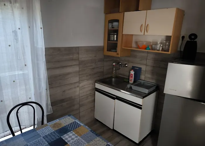 Milj Gore Apartman Vir